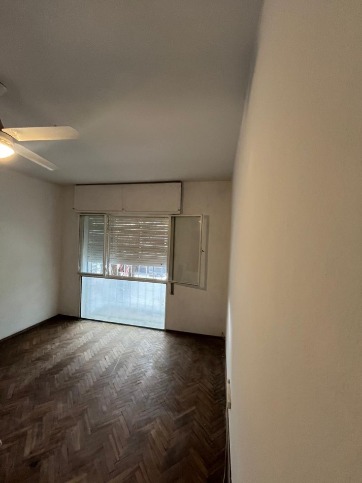 CASA AMPLIA B° COFICO - 4 DORMITORIOS - 2 BAÑOS - COCHERA - EN VENTA