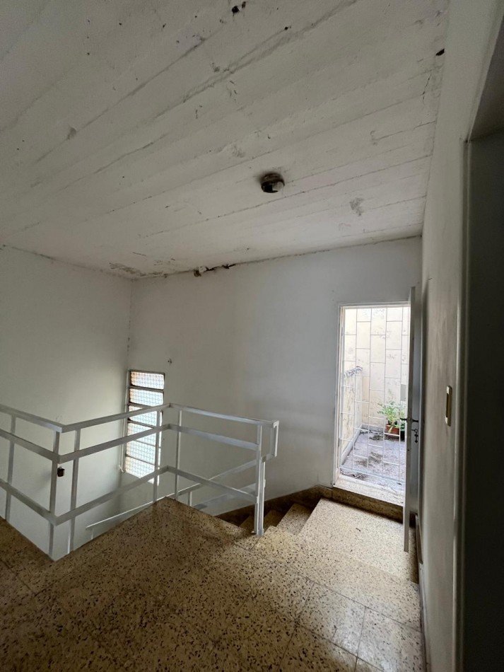 CASA AMPLIA B° COFICO - 4 DORMITORIOS - 2 BAÑOS - COCHERA - EN VENTA