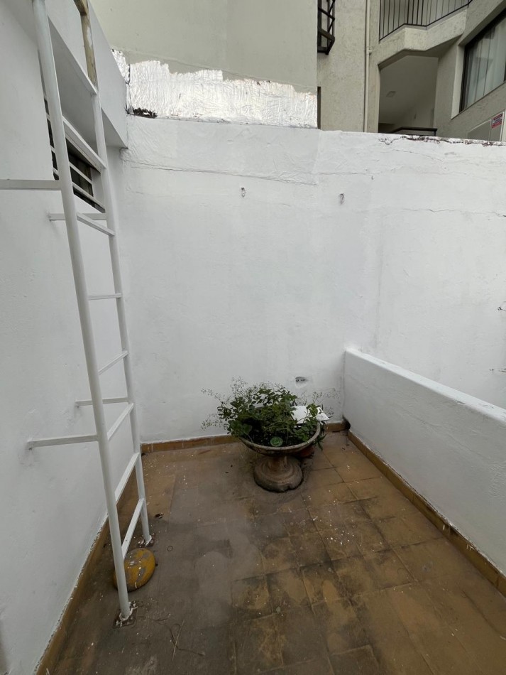 CASA AMPLIA B° COFICO - 4 DORMITORIOS - 2 BAÑOS - COCHERA - EN VENTA