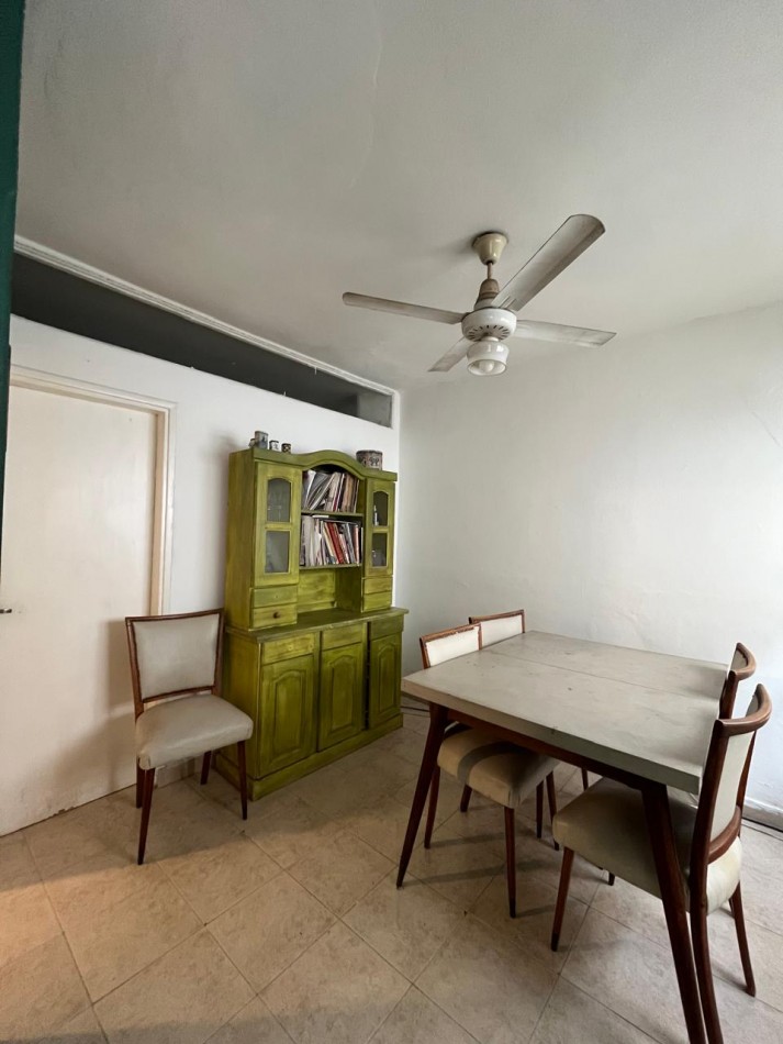 CASA AMPLIA B° COFICO - 4 DORMITORIOS - 2 BAÑOS - COCHERA - EN VENTA