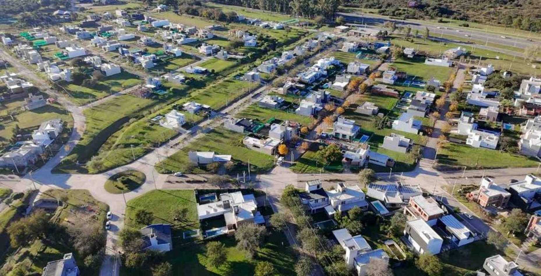 HERMOSO LOTE EN VENTA EN TEJAS CUATRO 477M2 SEGURIDAD 24HS 