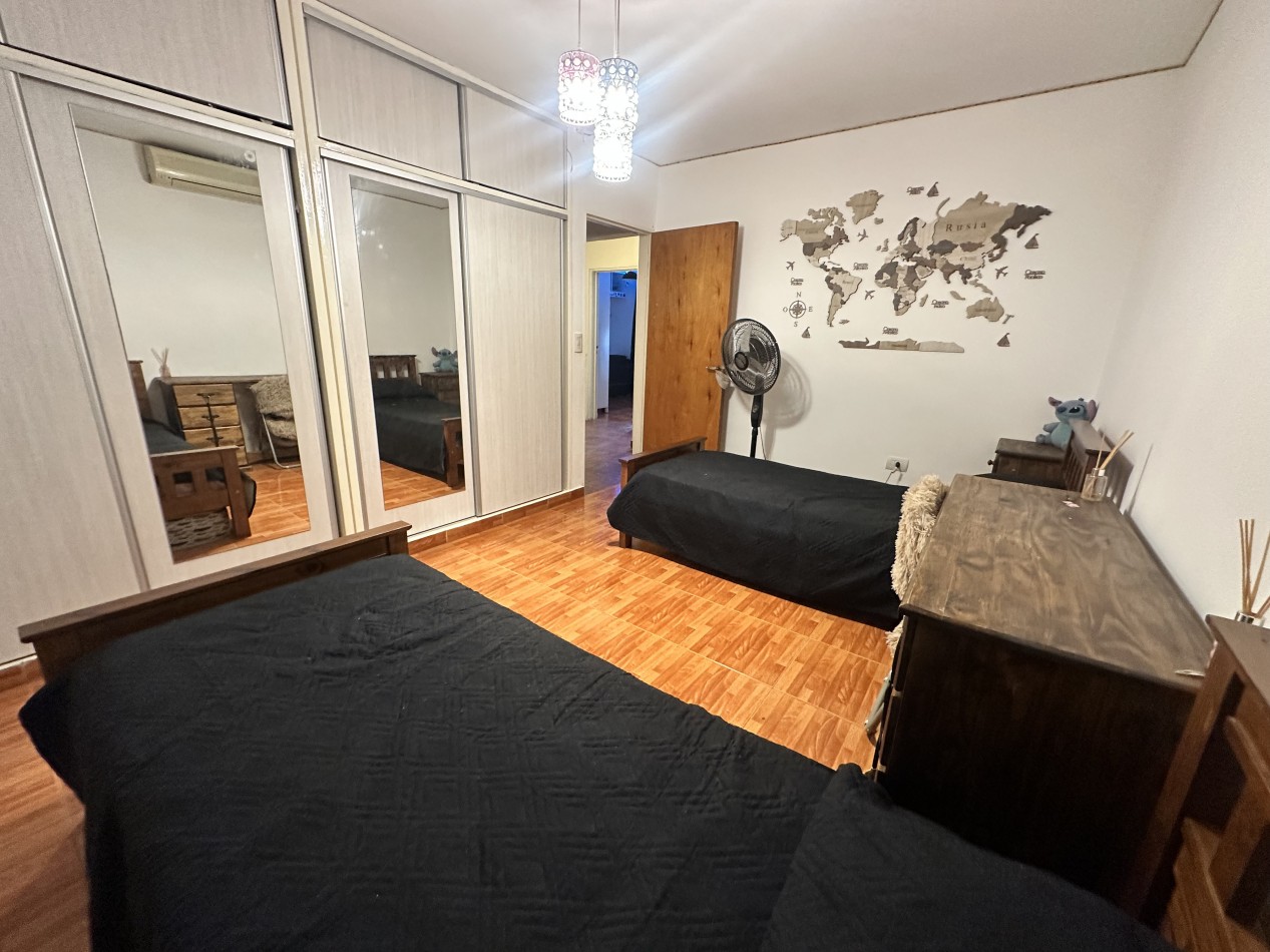 Casa en venta en Alto Alberdi - 3 dormitorios, patio con pileta y cochera doble