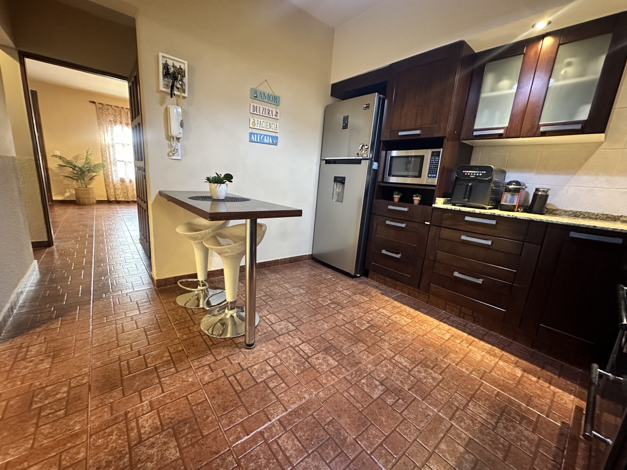 Casa en venta en Alto Alberdi - 3 dormitorios, patio con pileta y cochera doble