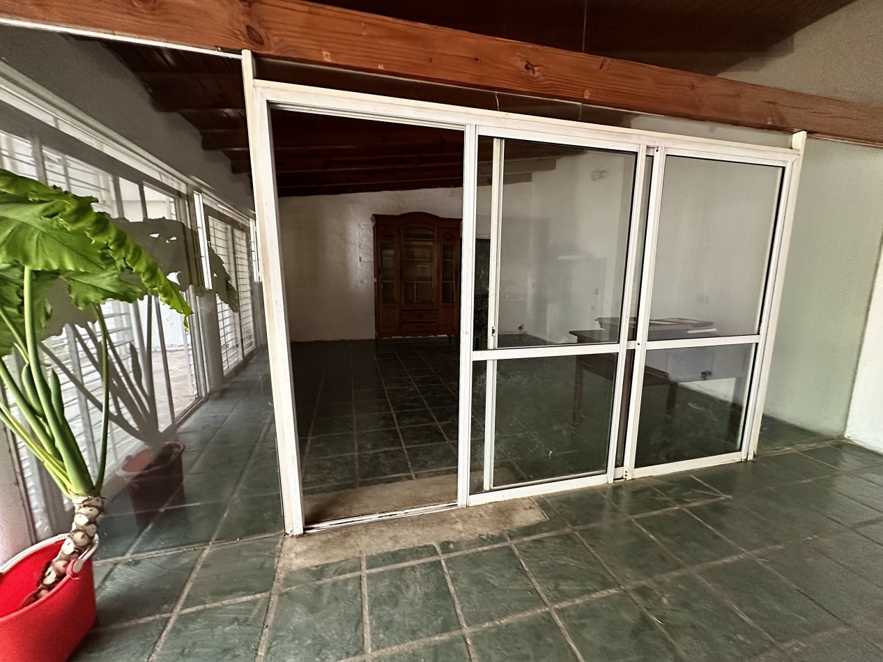 CASA EN VENTA BARRIO SAN IGNACIO 3 DORMITORIOS 2 BAÑOS OFICINA PRIVADA