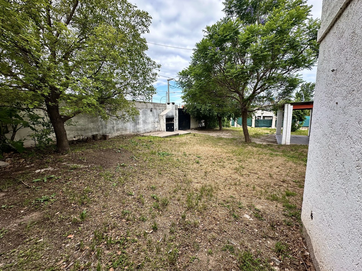 CASA EN VENTA BARRIO SAN IGNACIO 3 DORMITORIOS 2 BAÑOS OFICINA PRIVADA