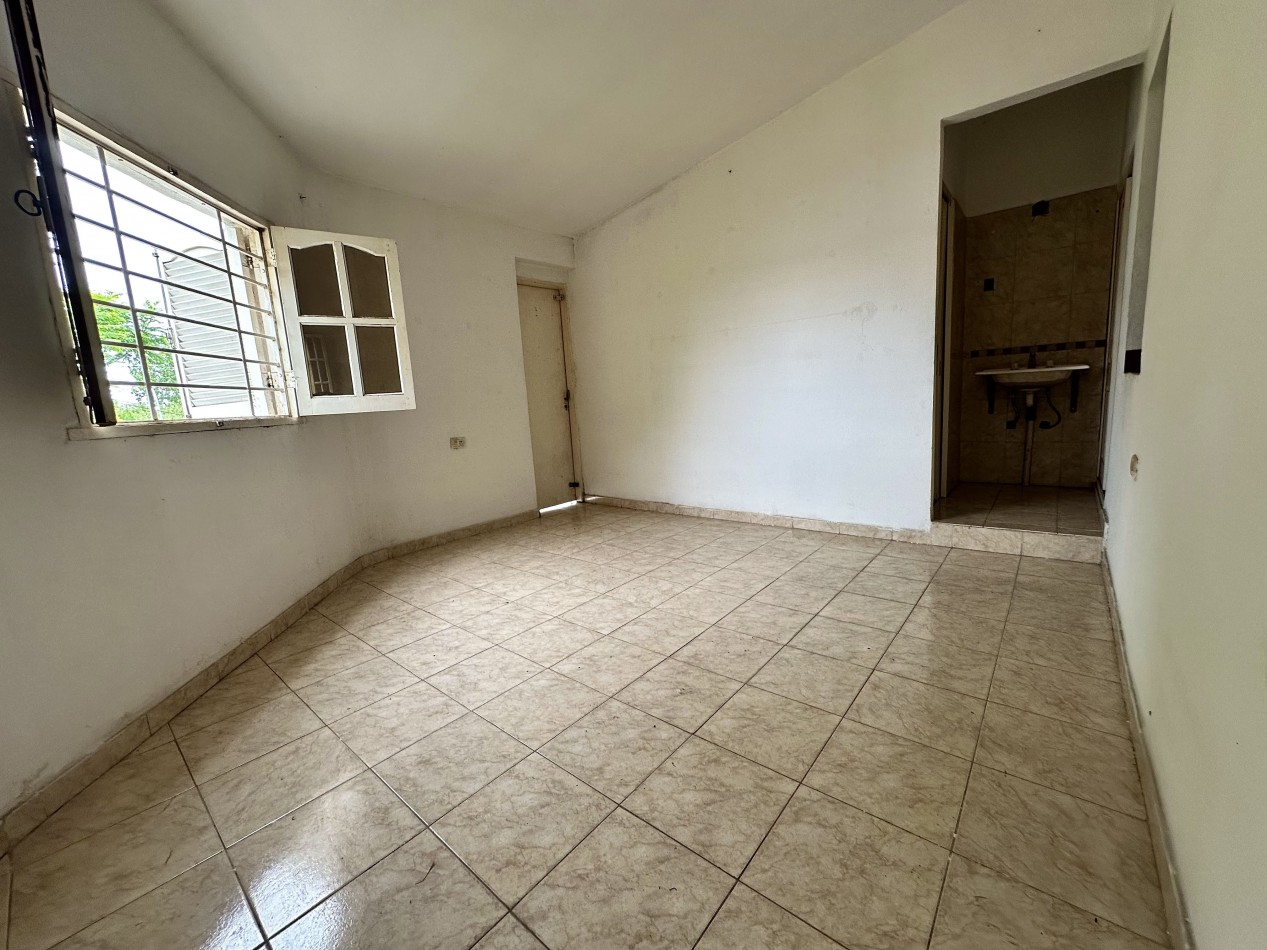 CASA EN VENTA BARRIO SAN IGNACIO 3 DORMITORIOS 2 BAÑOS OFICINA PRIVADA