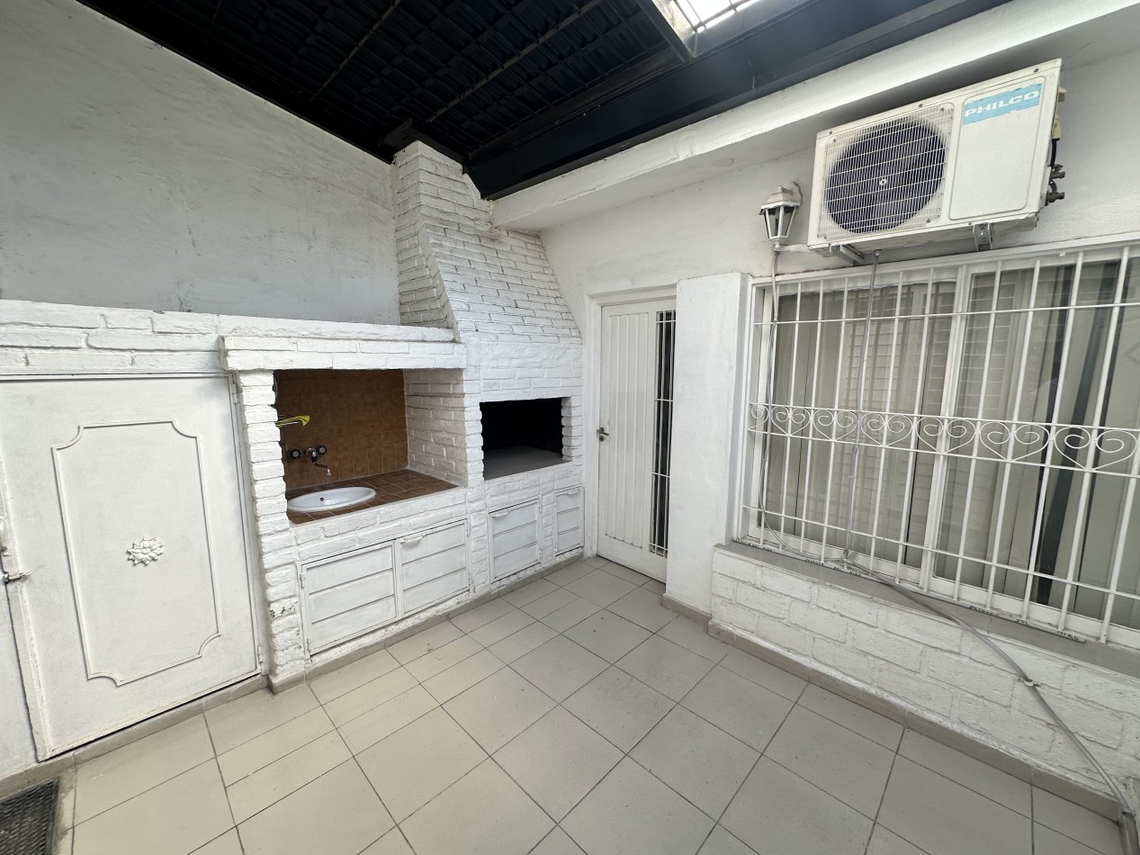 CASA EN VENTA VILLA BELGRANO IDEAL OFICINAS O CONSULTORIOS 2 DORMITORIOS SALA DE REUNION 200M2