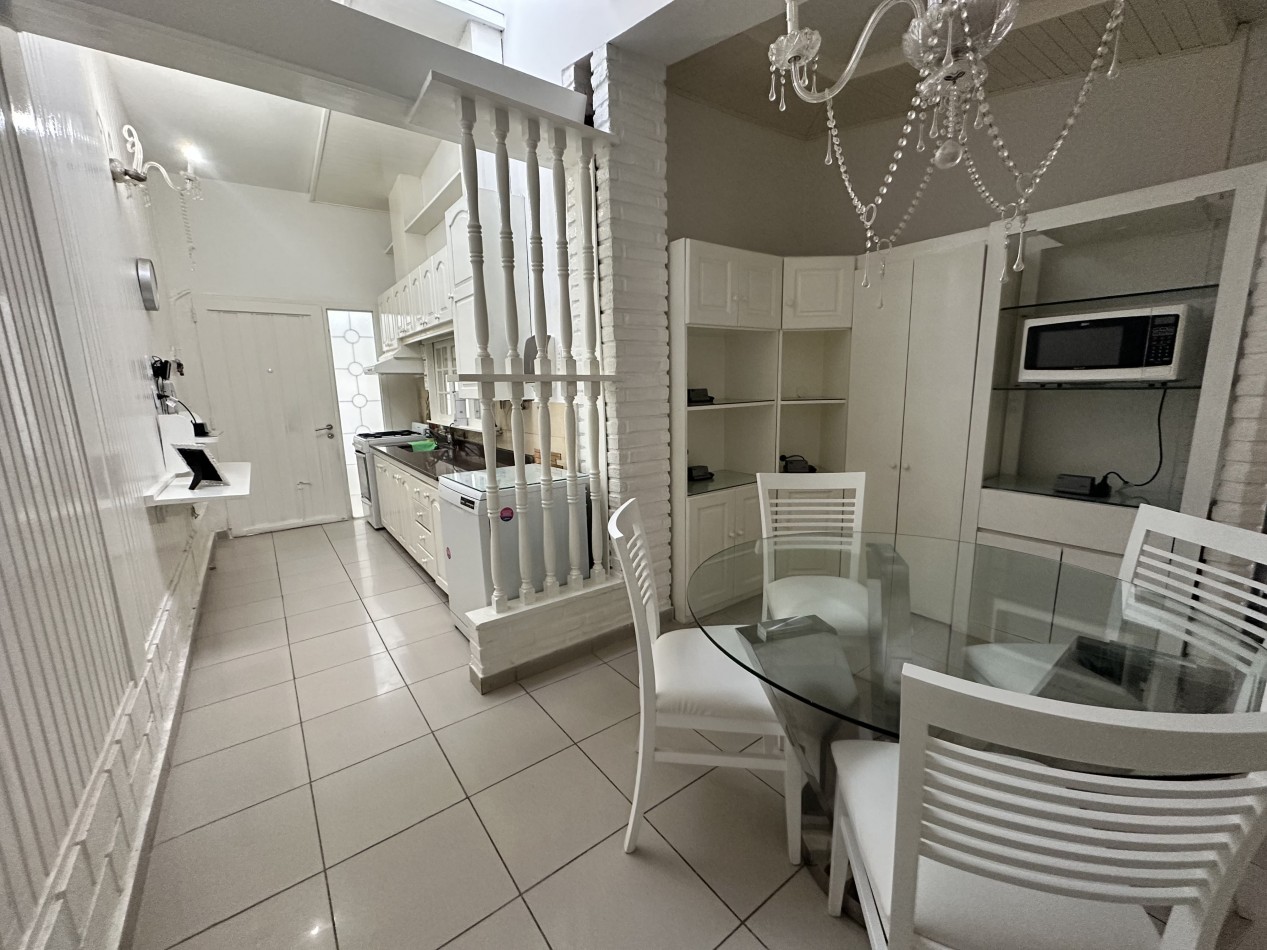 CASA EN VENTA VILLA BELGRANO IDEAL OFICINAS O CONSULTORIOS 2 DORMITORIOS SALA DE REUNION 200M2