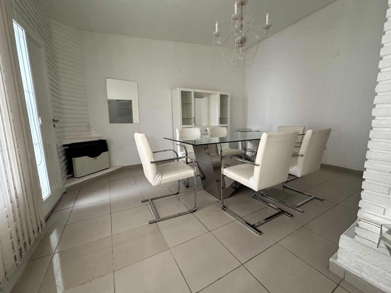 CASA EN VENTA VILLA BELGRANO IDEAL OFICINAS O CONSULTORIOS 2 DORMITORIOS SALA DE REUNION 200M2