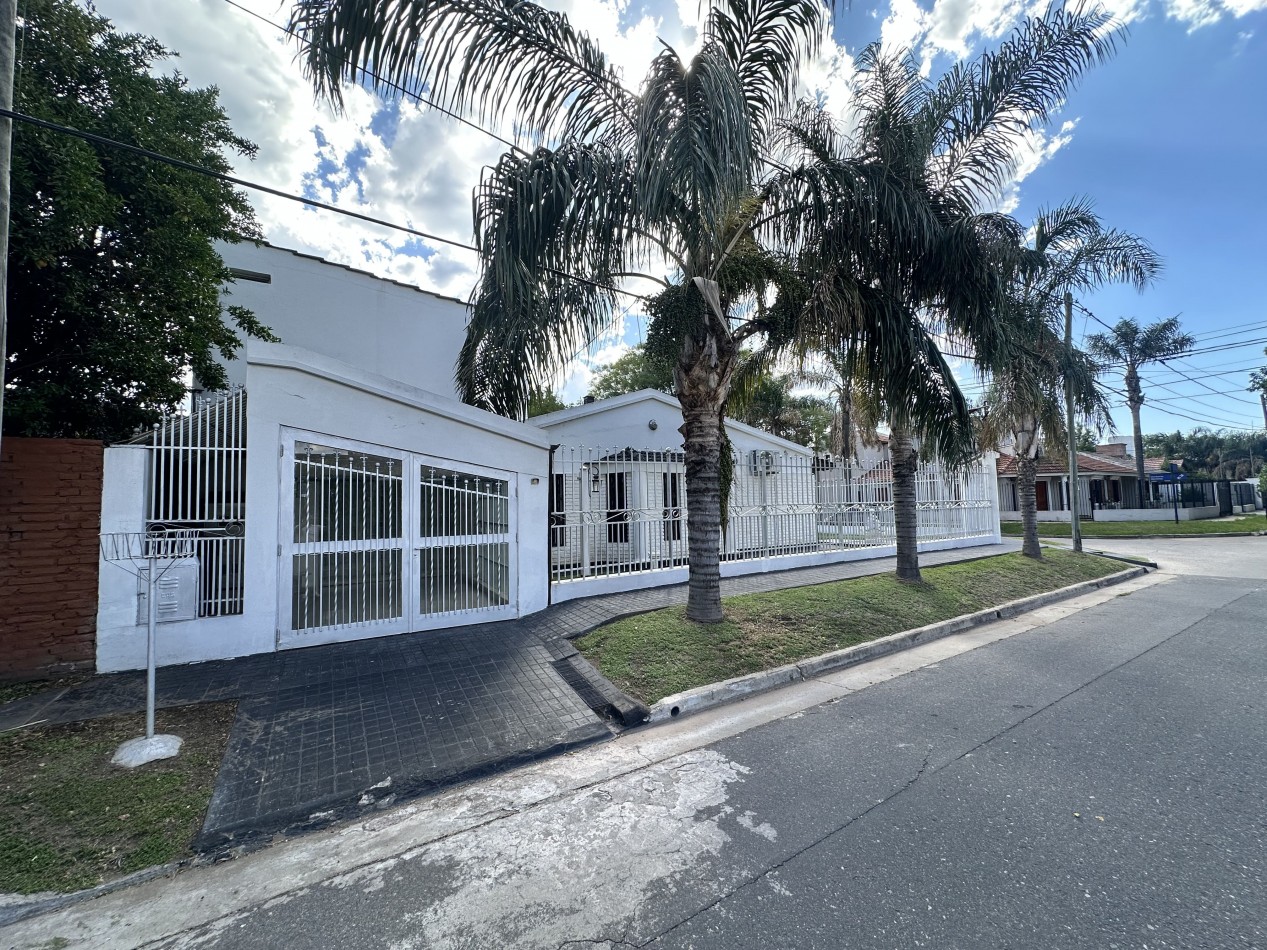 CASA EN VENTA VILLA BELGRANO IDEAL OFICINAS O CONSULTORIOS 2 DORMITORIOS SALA DE REUNION 200M2