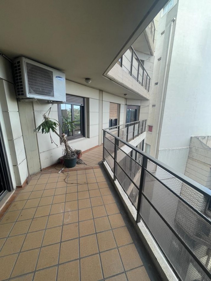 Departamento en venta en Nueva Cordoba Piso completo con cochera | FINANCIABLE | Av. Poeta Lugones 150