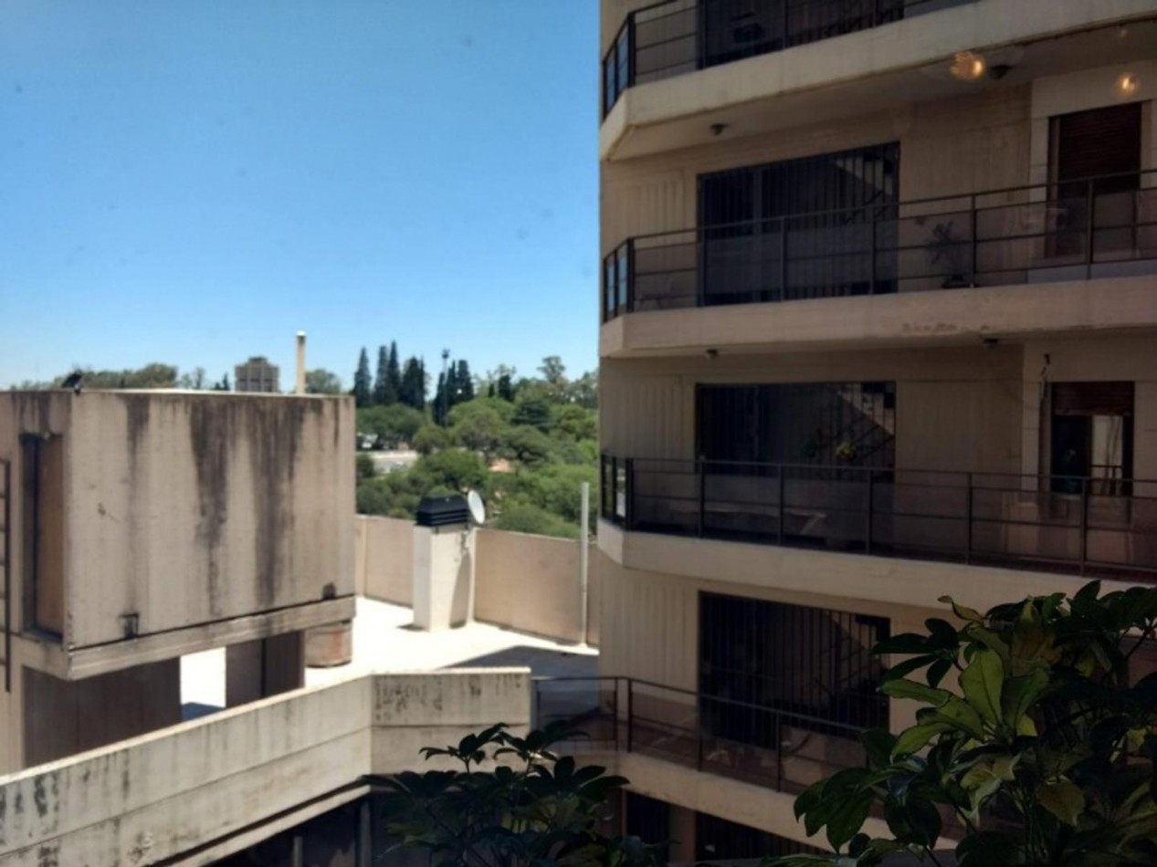 Departamento en venta en Nueva Cordoba Piso completo con cochera | FINANCIABLE | Av. Poeta Lugones 150