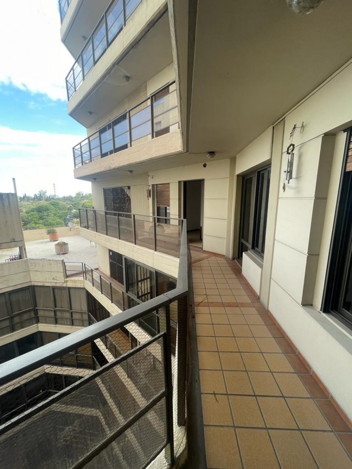 Departamento en venta en Nueva Cordoba Piso completo con cochera | FINANCIABLE | Av. Poeta Lugones 150