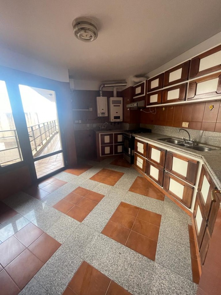 Departamento en venta en Nueva Cordoba Piso completo con cochera | FINANCIABLE | Av. Poeta Lugones 150