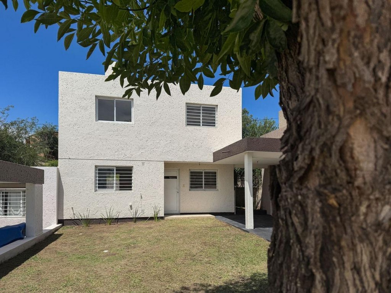 Casa en venta en complejo cerrado Los Algarrobos - Villa Allende | Apto credito