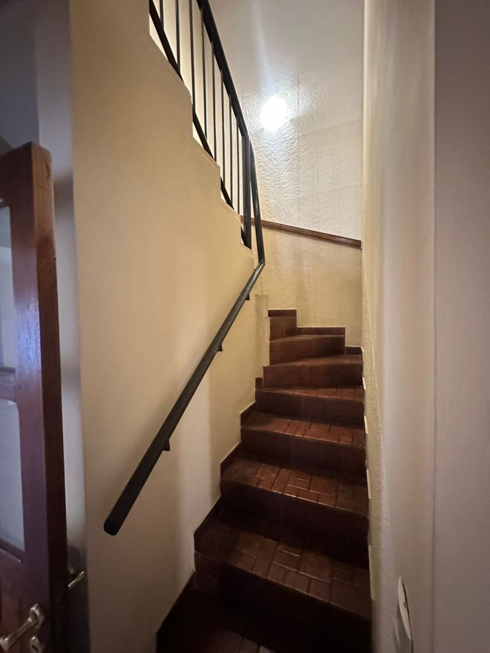 Casa en venta en Alto Alberdi - 3 dormitorios, patio con pileta y cochera doble