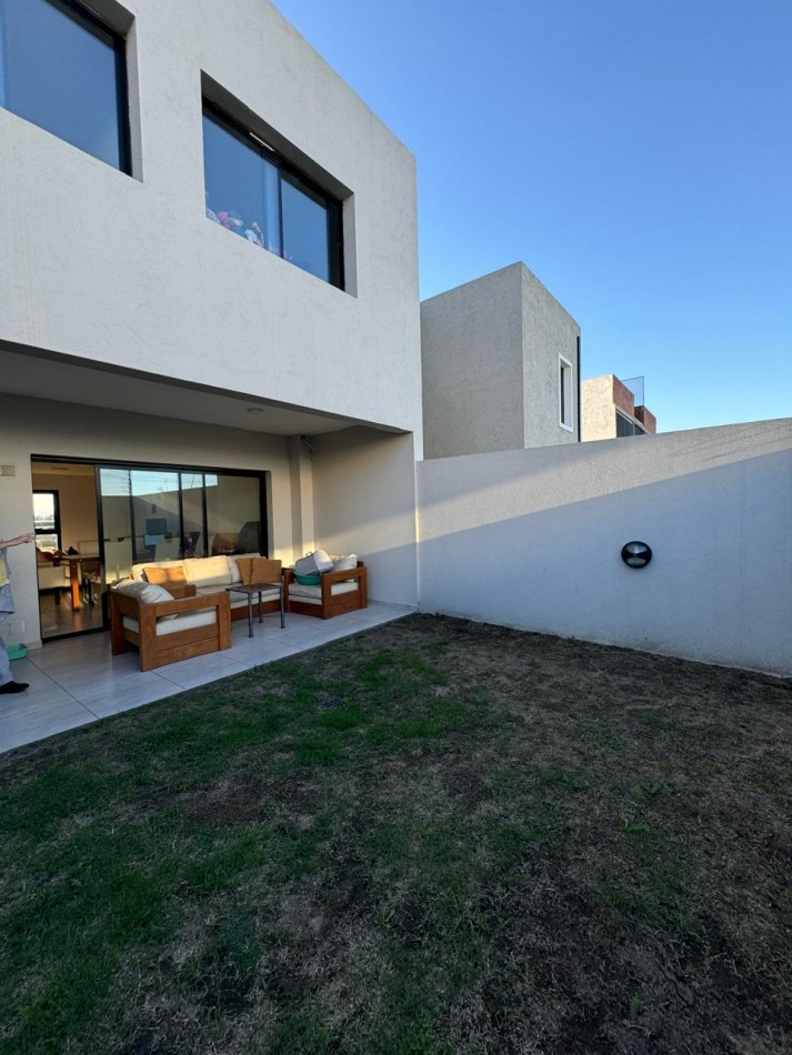 Duplex en venta 3 dormitorios en Terrazas de Manantiales - Cordoba