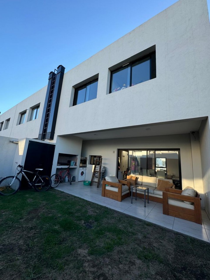 Duplex en venta 3 dormitorios en Terrazas de Manantiales - Cordoba