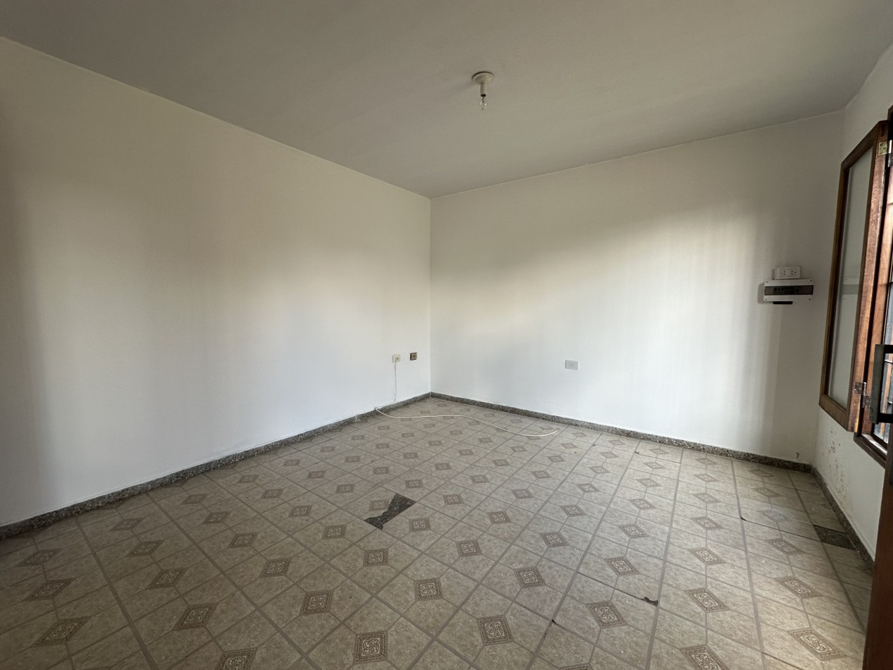 Oportunidad Casa en venta 3 dormitorios con pileta y quincho - Barrio Matienzo