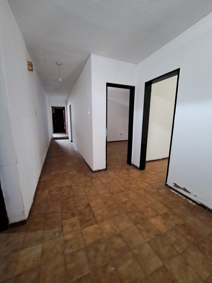 Casa en venta 3 dormitorios con patio y asador - B° Caceres - A metros de Guemes