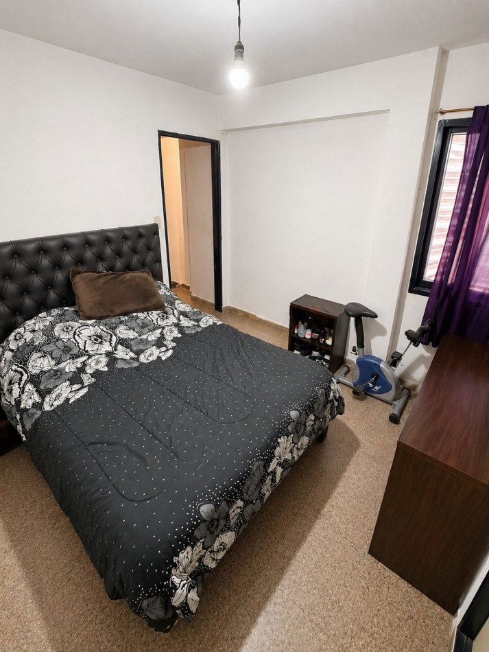 Departamento en venta 2 dormitorios con patio - Contrafrente - Sobre Av. Castro Barros