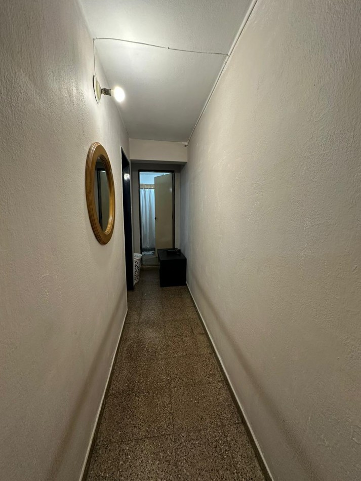 Departamento en venta 2 dormitorios con patio - Contrafrente - Sobre Av. Castro Barros