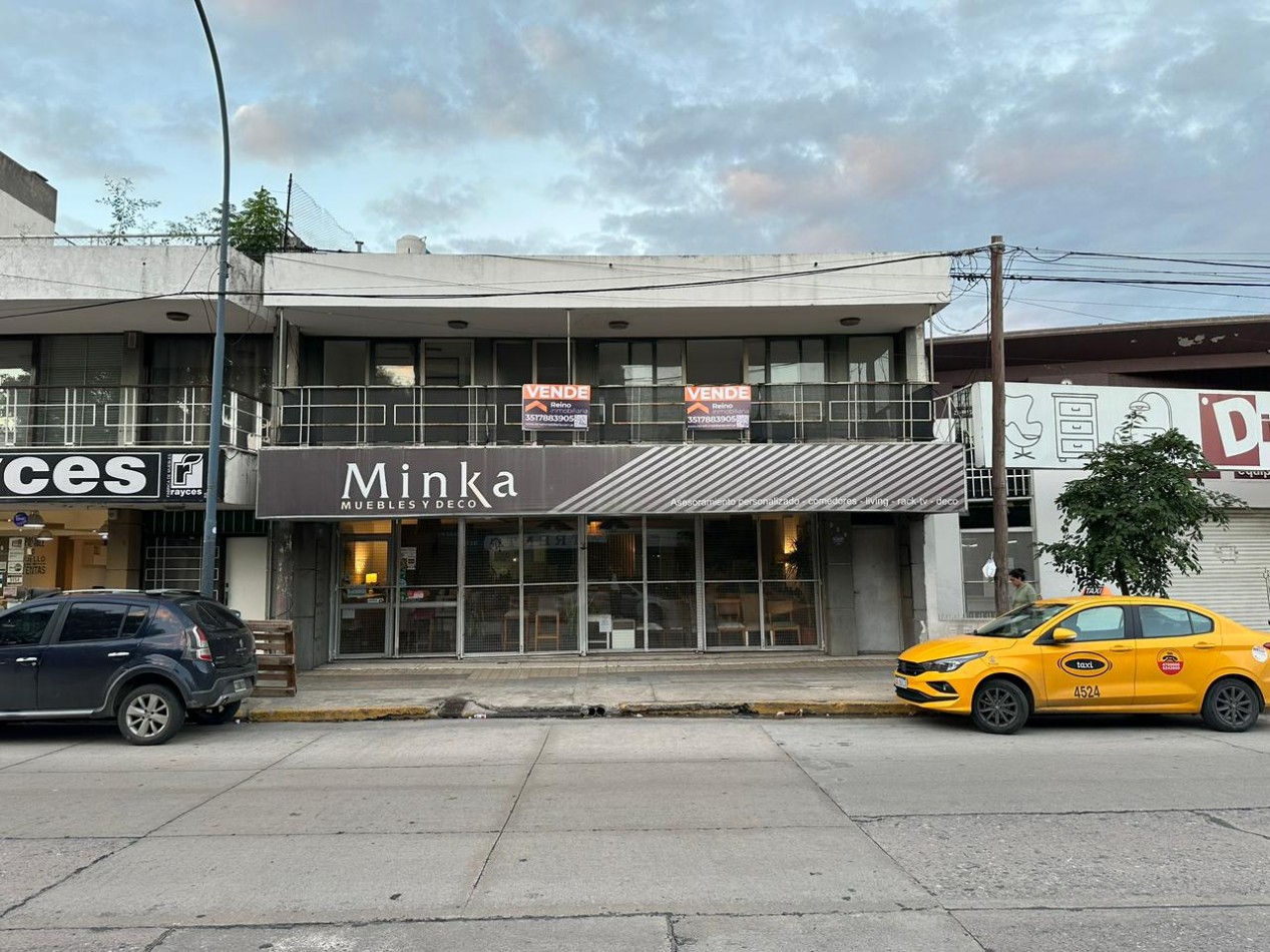 Departamento en venta 2 dormitorios con patio - Contrafrente - Sobre Av. Castro Barros