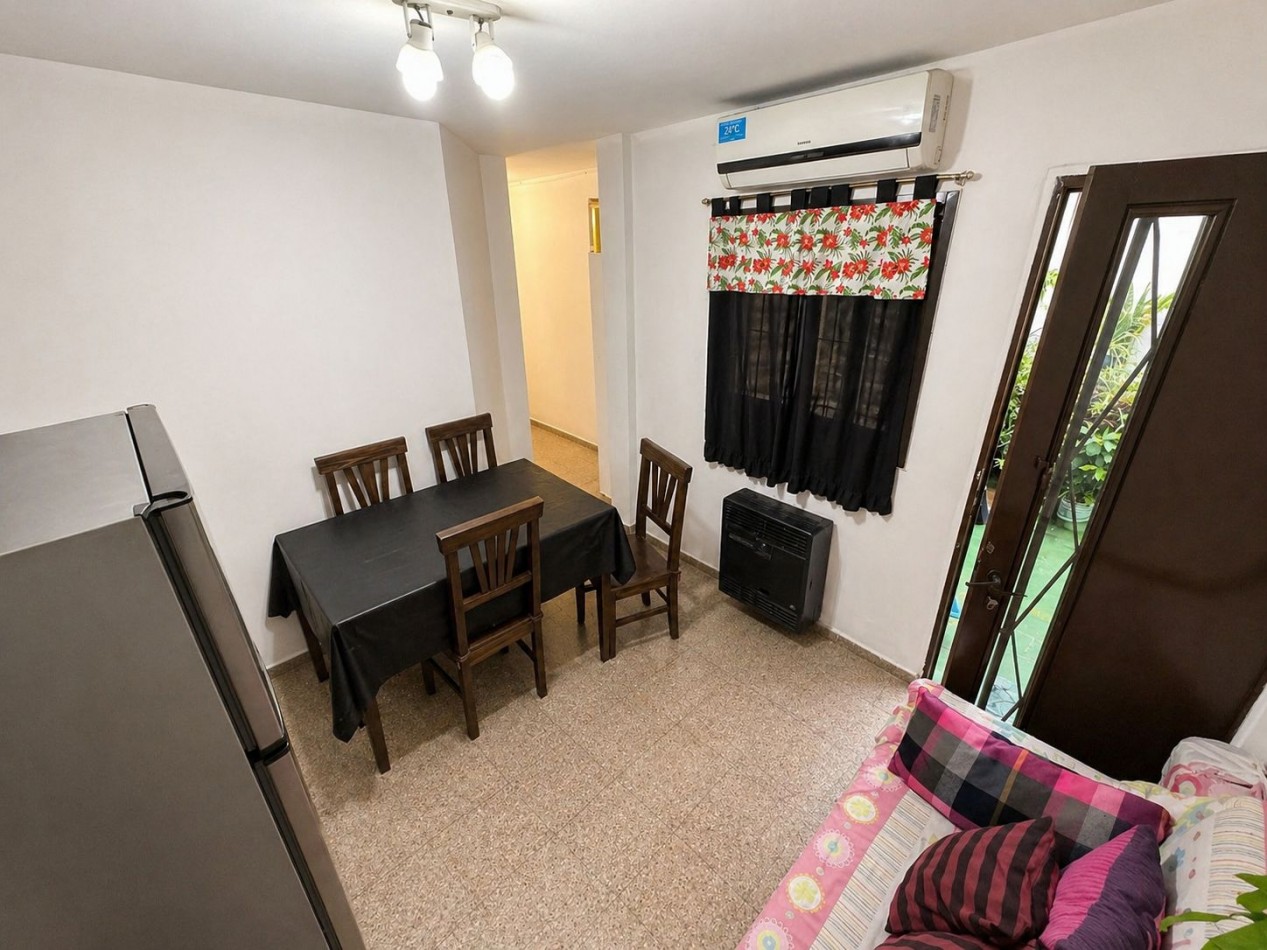 Departamento en venta 2 dormitorios con patio - Contrafrente - Sobre Av. Castro Barros
