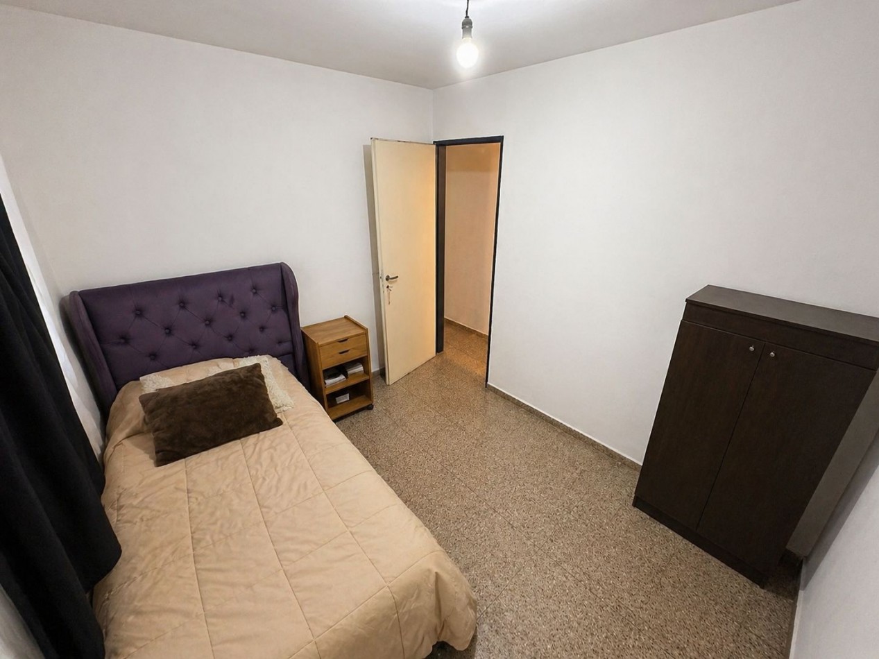 Departamento en venta 2 dormitorios con patio - Contrafrente - Sobre Av. Castro Barros