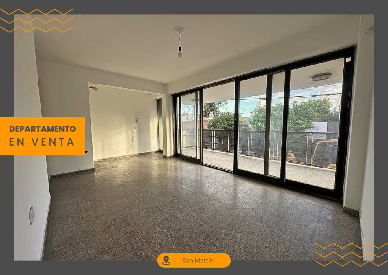 Departamento en venta 2 dormitorios con balcon y patio - Frente - Sobre Av. Castro Barros 