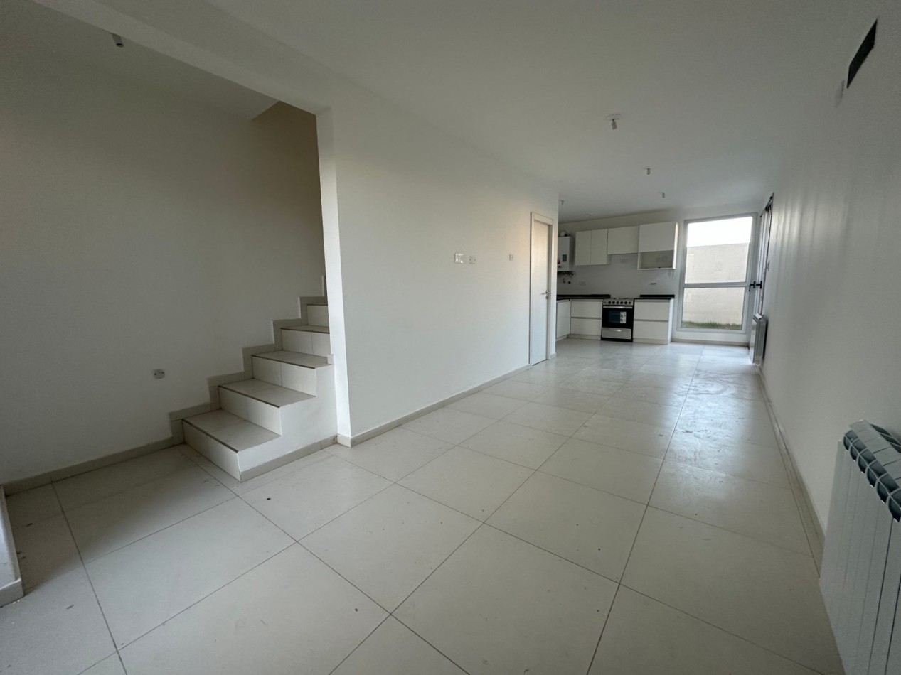 Duplex en venta en Docta Boulevard - 2 dormitorios con patio y cochera