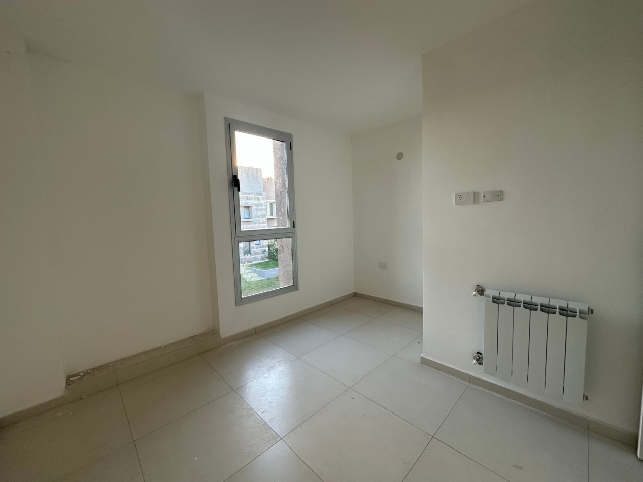 Duplex en venta en Docta Boulevard - 2 dormitorios con patio y cochera