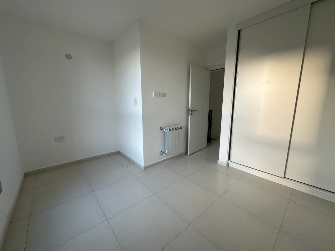 Duplex en venta en Docta Boulevard - 2 dormitorios con patio y cochera