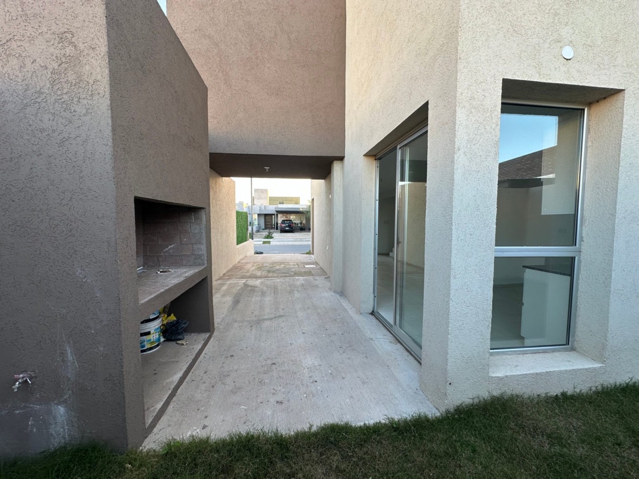 Duplex en venta en Docta Boulevard - 2 dormitorios con patio y cochera