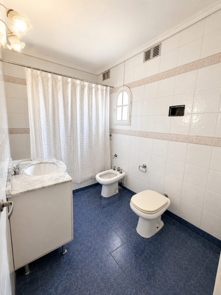 Casa en venta en Barrio Maipu - 3 dormitorios, pileta y 4 baños 