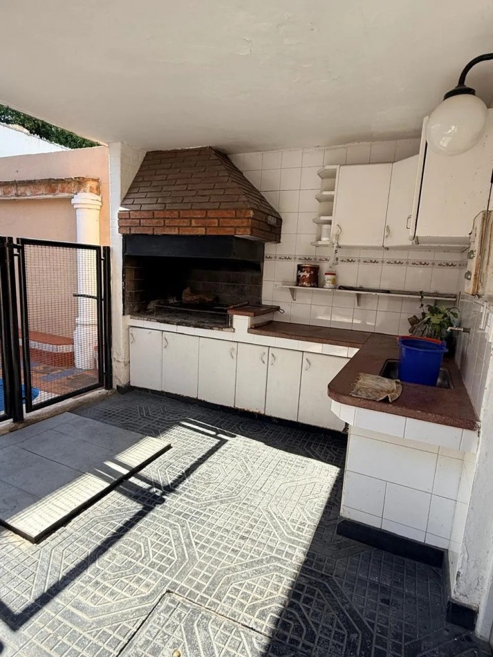 Casa en venta en Barrio Maipu - 3 dormitorios, pileta y 4 baños 