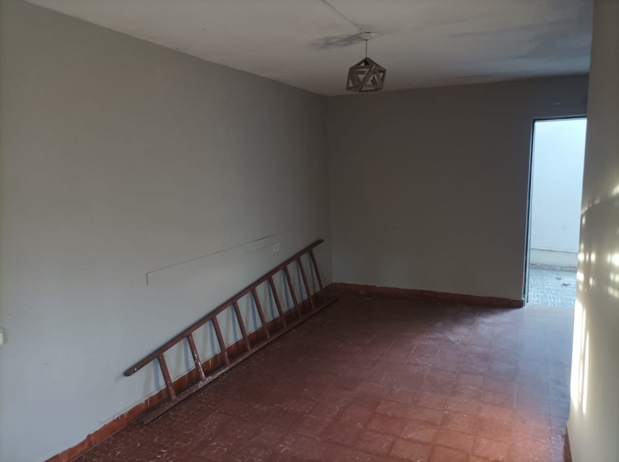Casa en venta en Barrio Arenales - Gran terreno y potencial de ampliacion