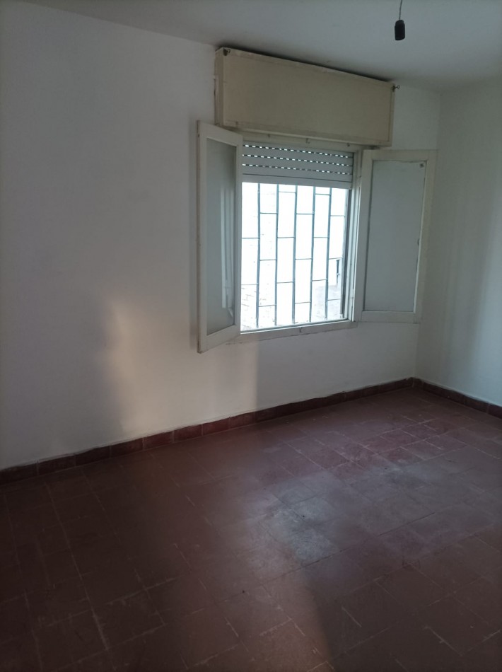 Casa en venta en Barrio Arenales - Gran terreno y potencial de ampliacion