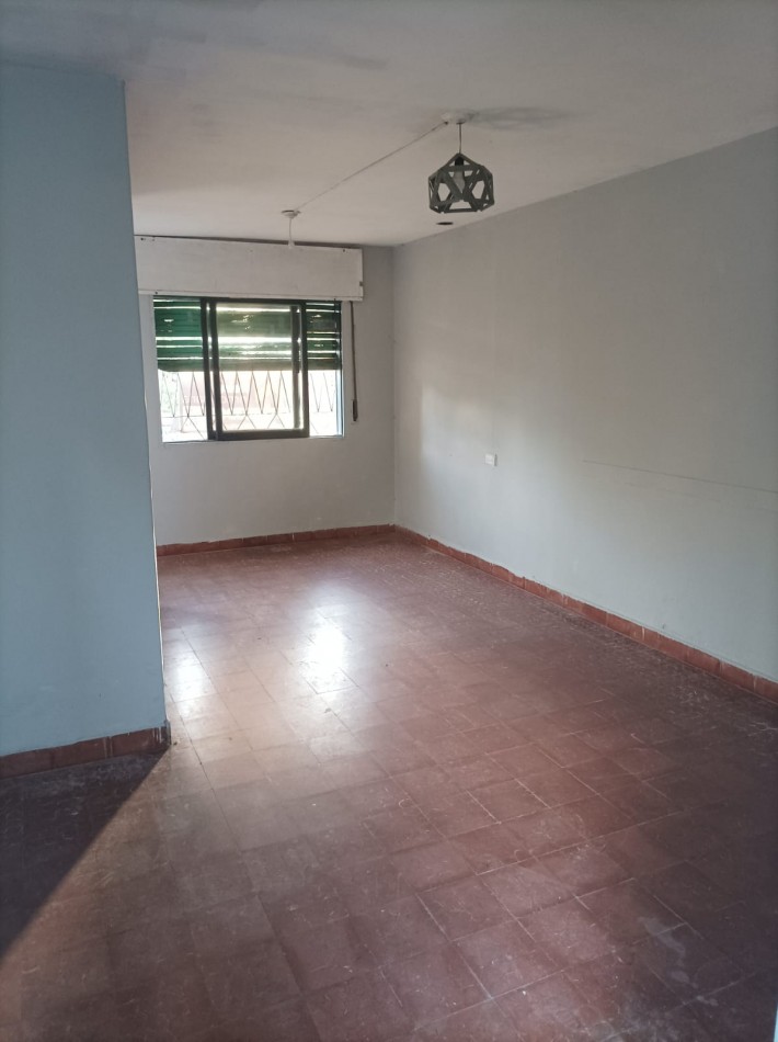 Casa en venta en Barrio Arenales - Gran terreno y potencial de ampliacion