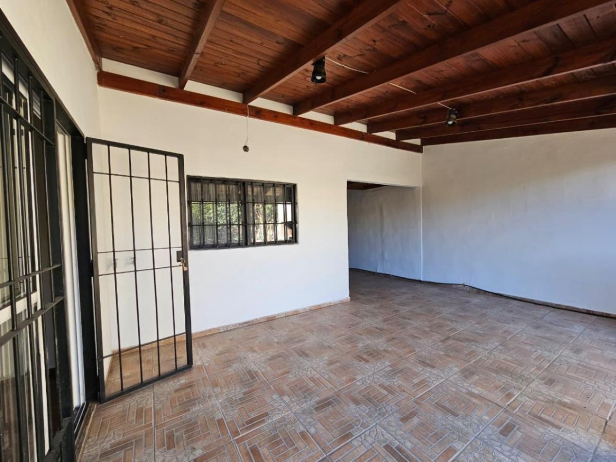 Casa en venta en Marques de Sobremonte - 3 dormitorios, patio y cochera doble | APTA CREDITO