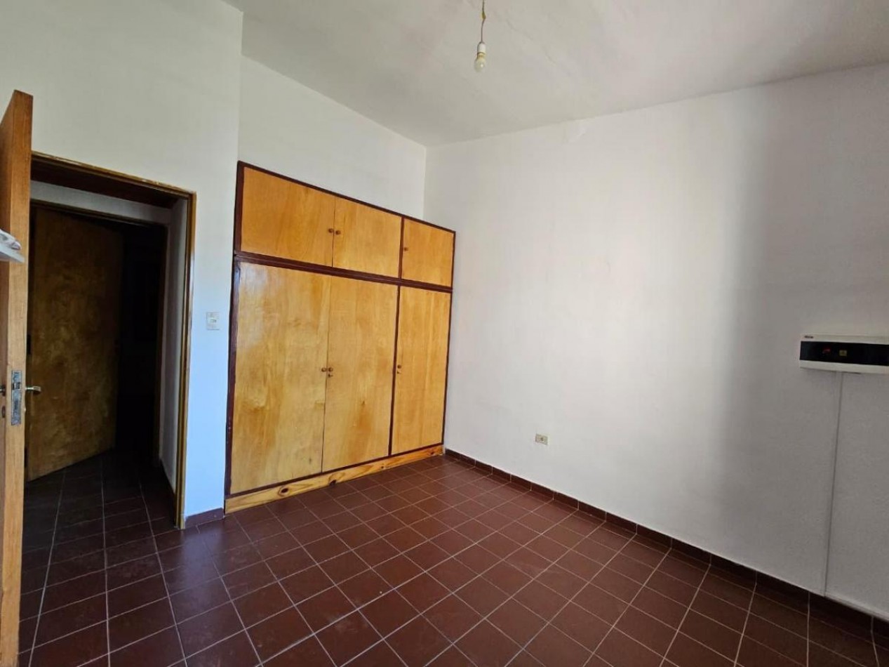 Casa en venta en Marques de Sobremonte - 3 dormitorios, patio y cochera doble | APTA CREDITO