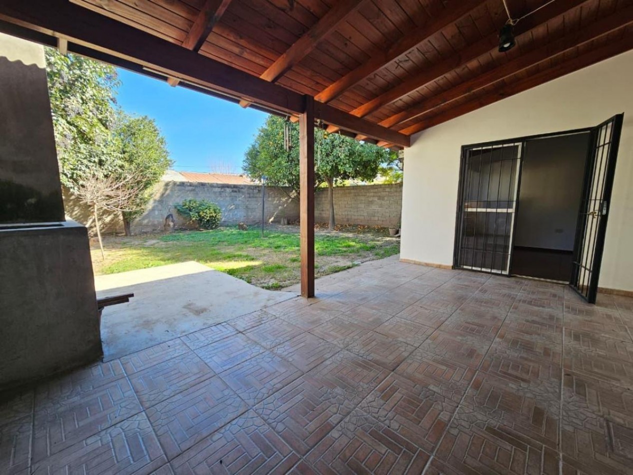 Casa en venta en Marques de Sobremonte - 3 dormitorios, patio y cochera doble | APTA CREDITO