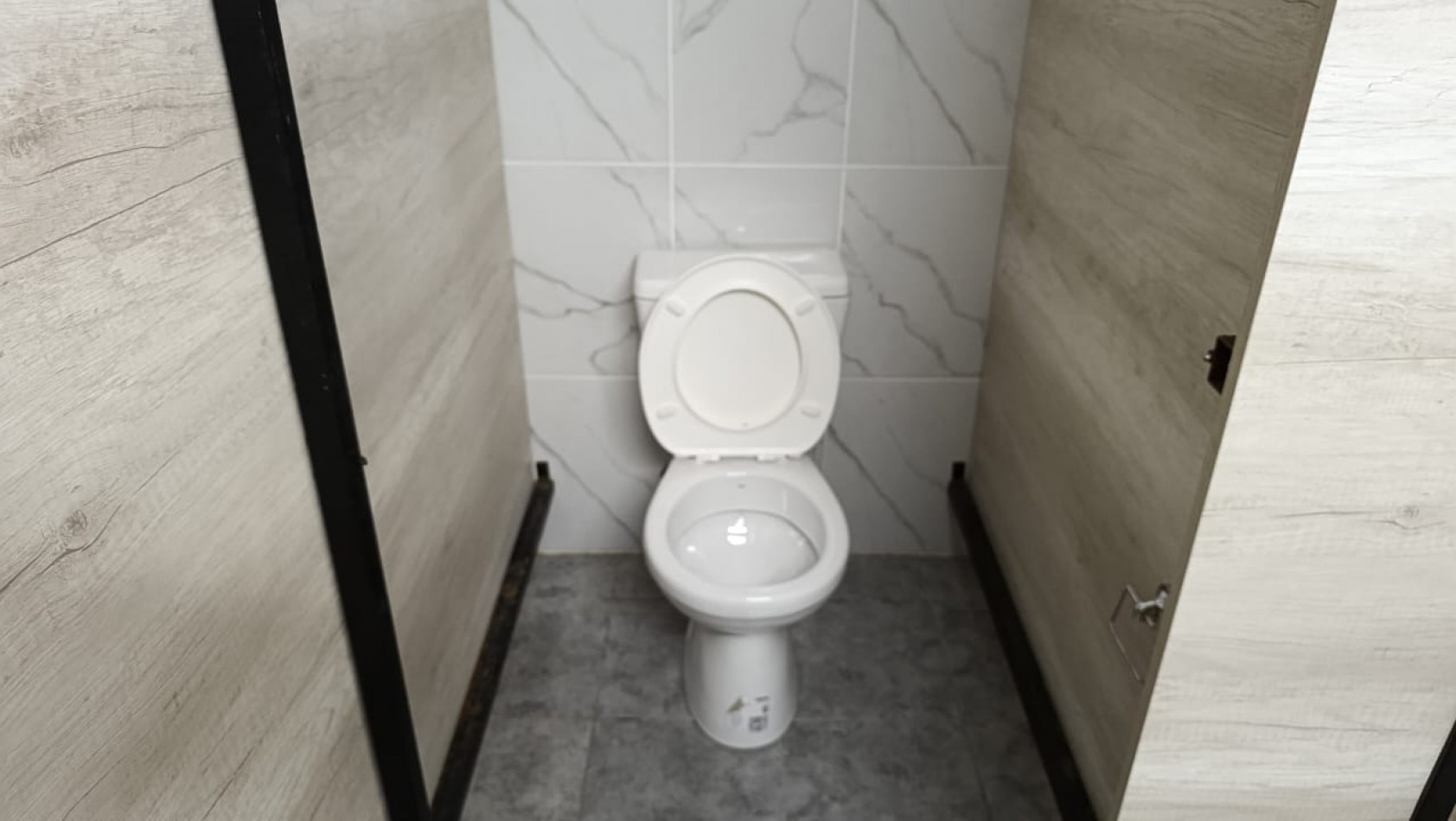 Propiedad comercial en venta en Barrio Policial - Ideal salon de fiestas o iglesia