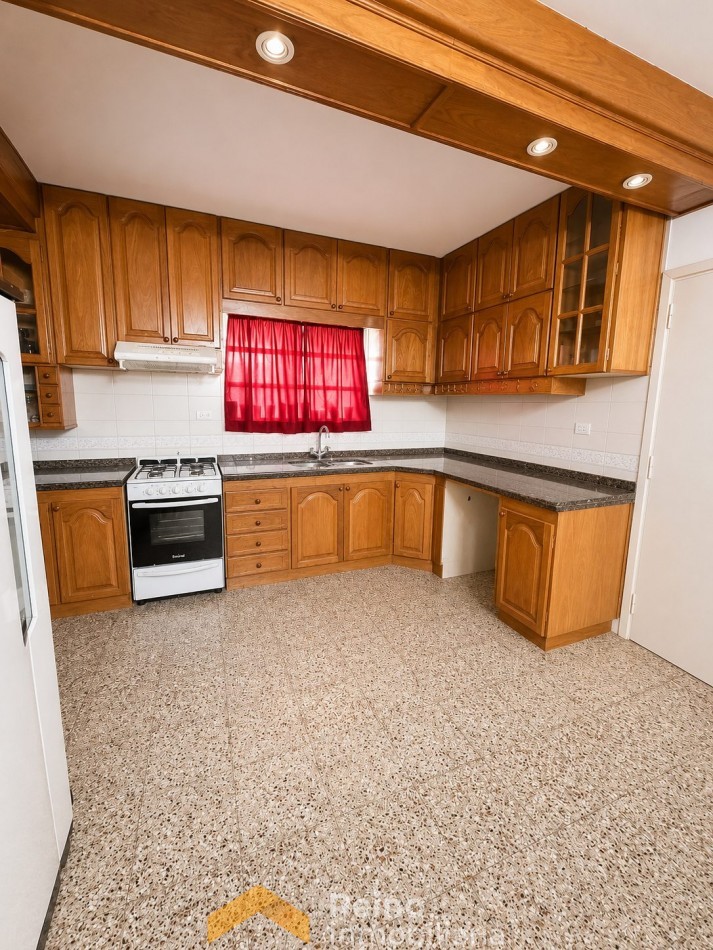Casa en venta en Barrio Maipu - 3 dormitorios, pileta y 4 baños 