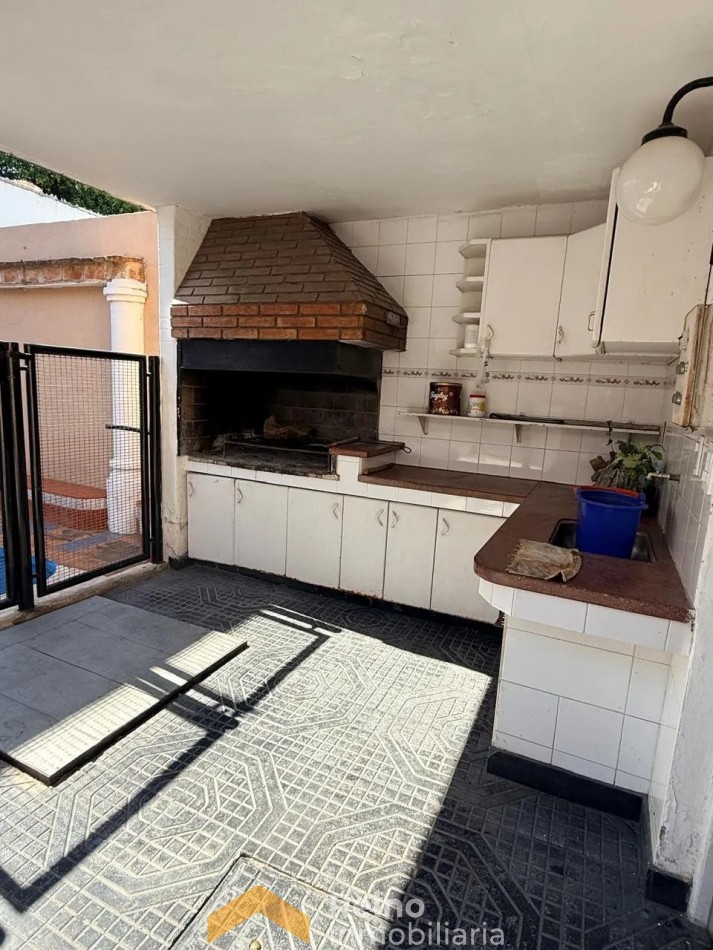 Casa en venta en Barrio Maipu - 3 dormitorios, pileta y 4 baños 