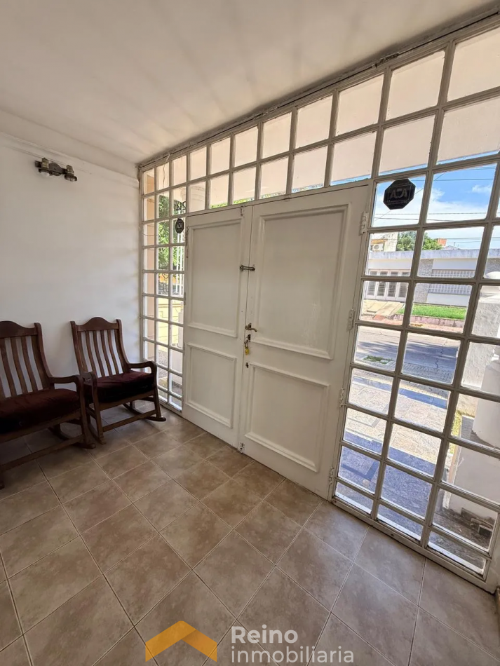 Casa en venta en Barrio Maipu - 3 dormitorios, pileta y 4 baños 